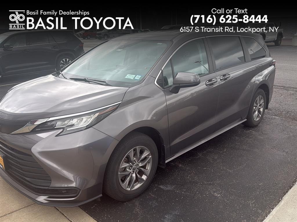 Certified 2023 Toyota Sienna LE Van