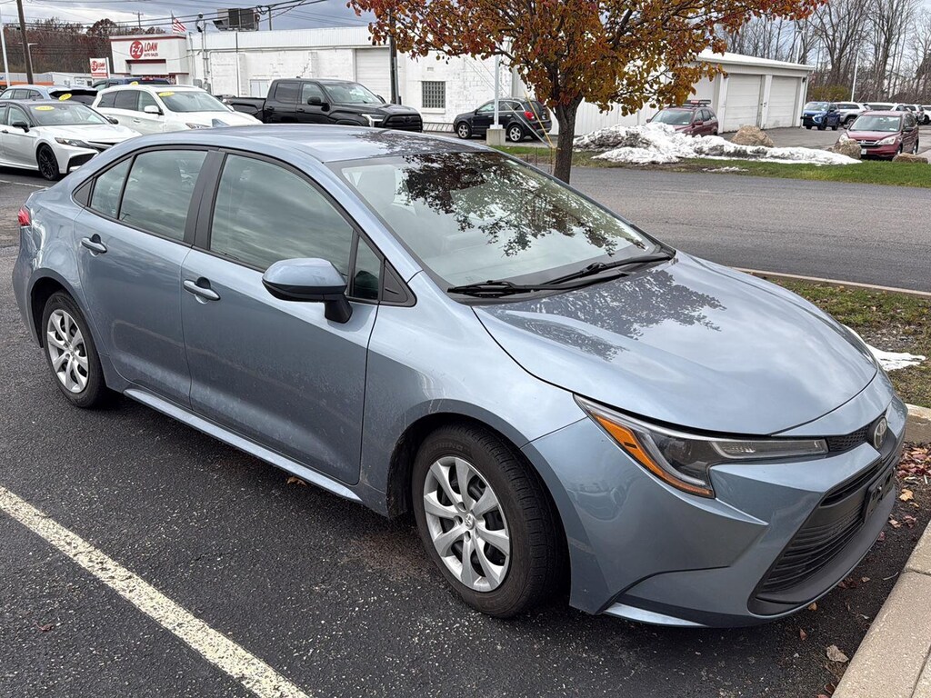 2023 Toyota Corolla LE photo 3