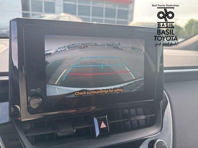 2023 Toyota Corolla Cross LE photo 2