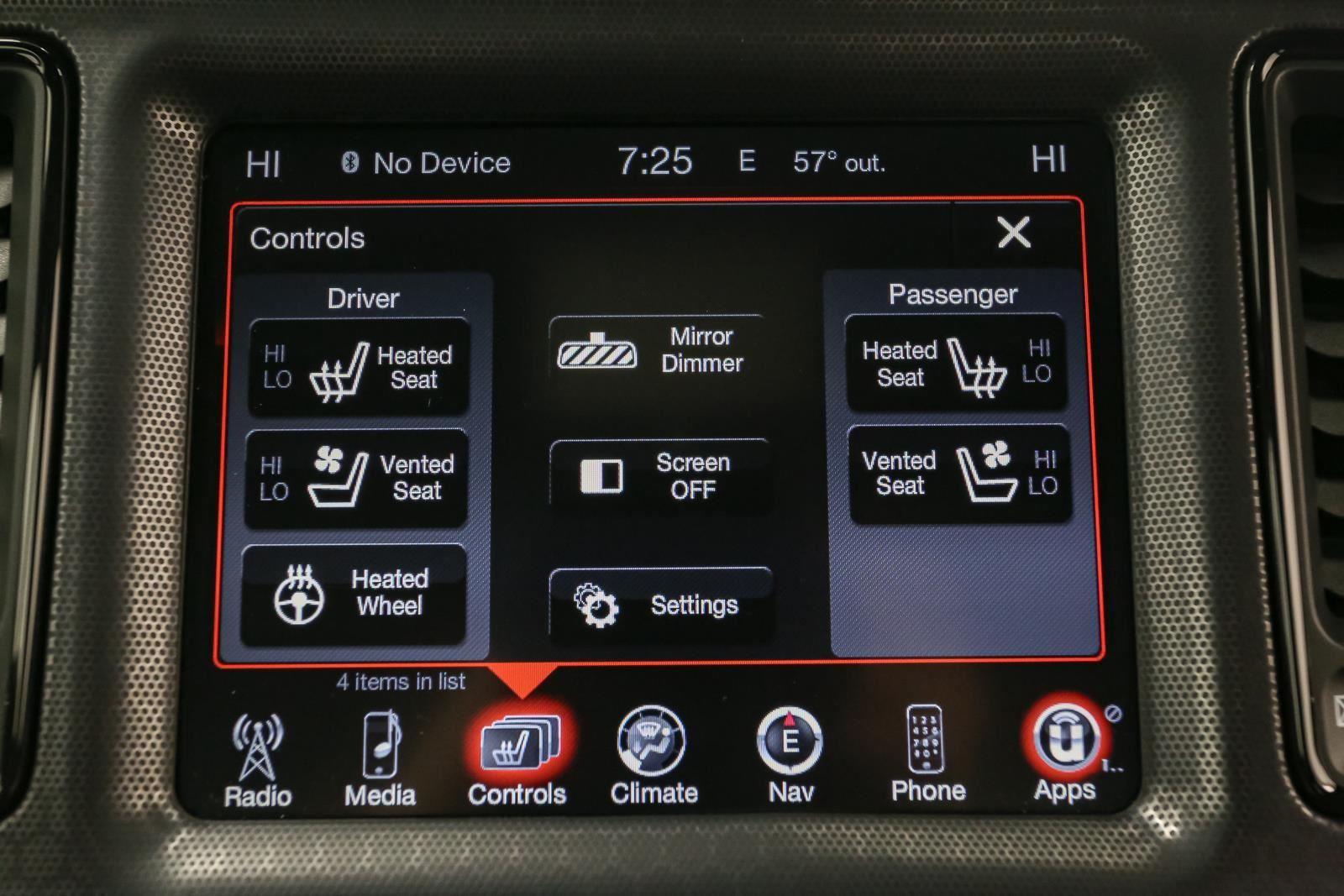 2015 Dodge Challenger R/T - Photo 25