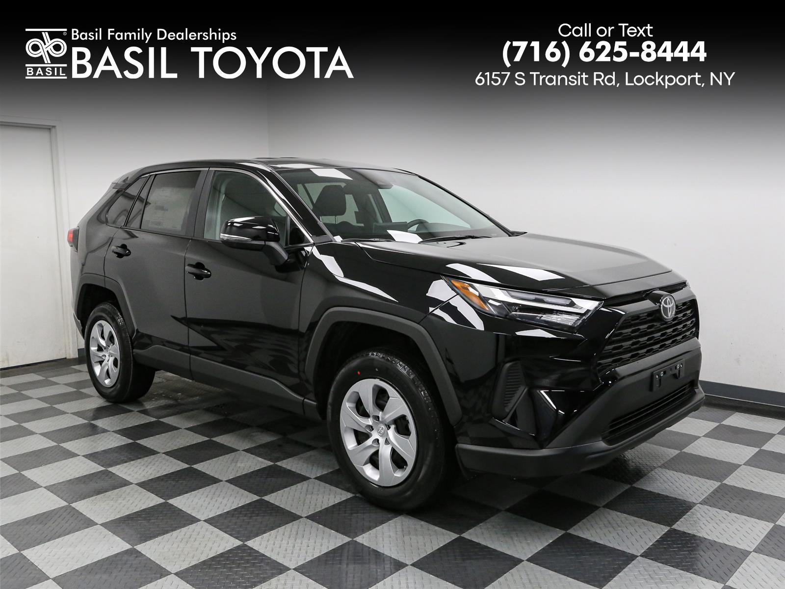 2025 Toyota RAV4 LE's photo