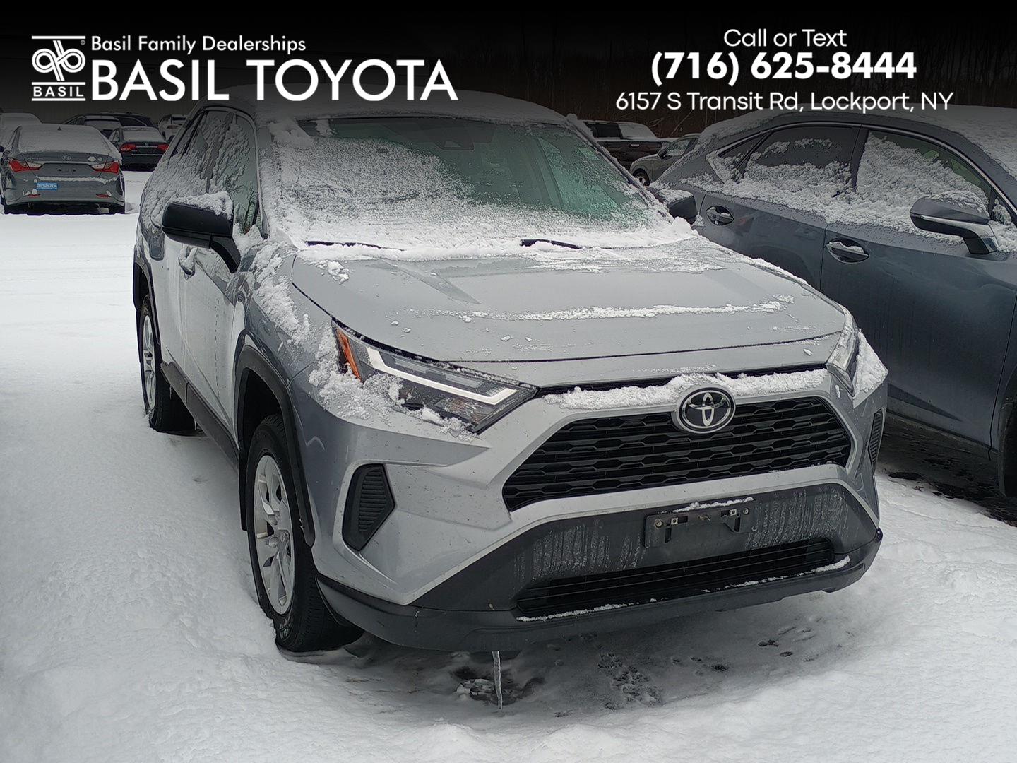 2023 Toyota RAV4 LE's photo