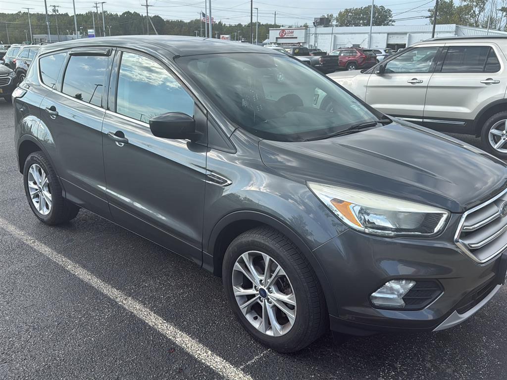 2017 Ford Escape SE photo 3