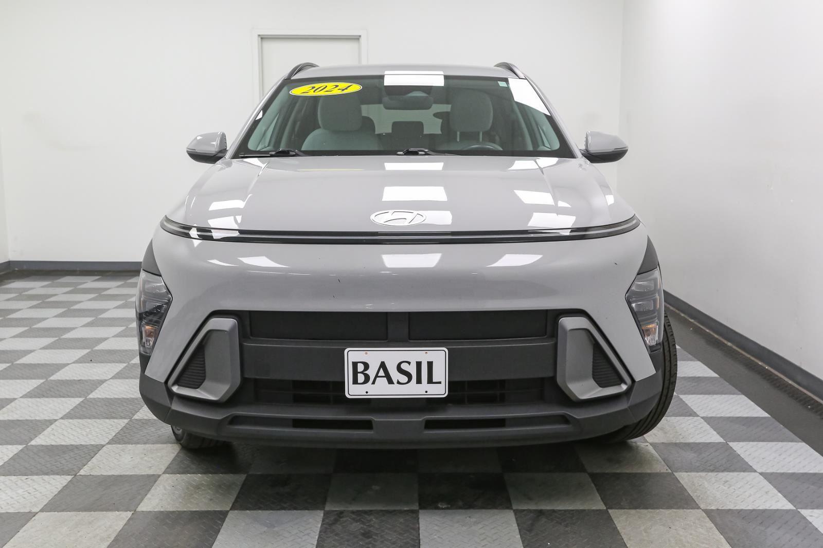 2024 Hyundai Kona SEL photo 3