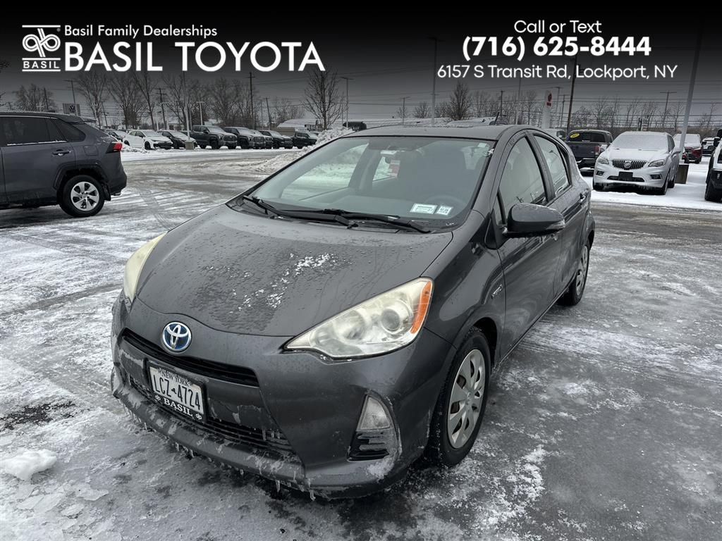 2013 Toyota Prius c Two's photo