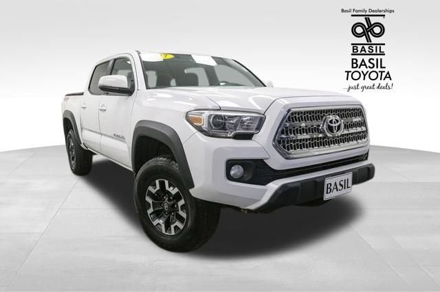 Used 2017 Toyota Tacoma TRD Off Road with VIN 5TFCZ5ANXHX091131 for sale in Lockport, NY