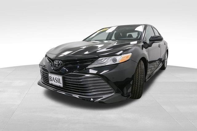 2018 Toyota Camry XLE photo 3