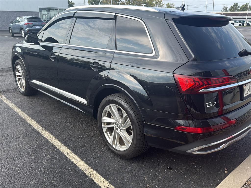 2020 Audi Q7 Premium Plus photo 2