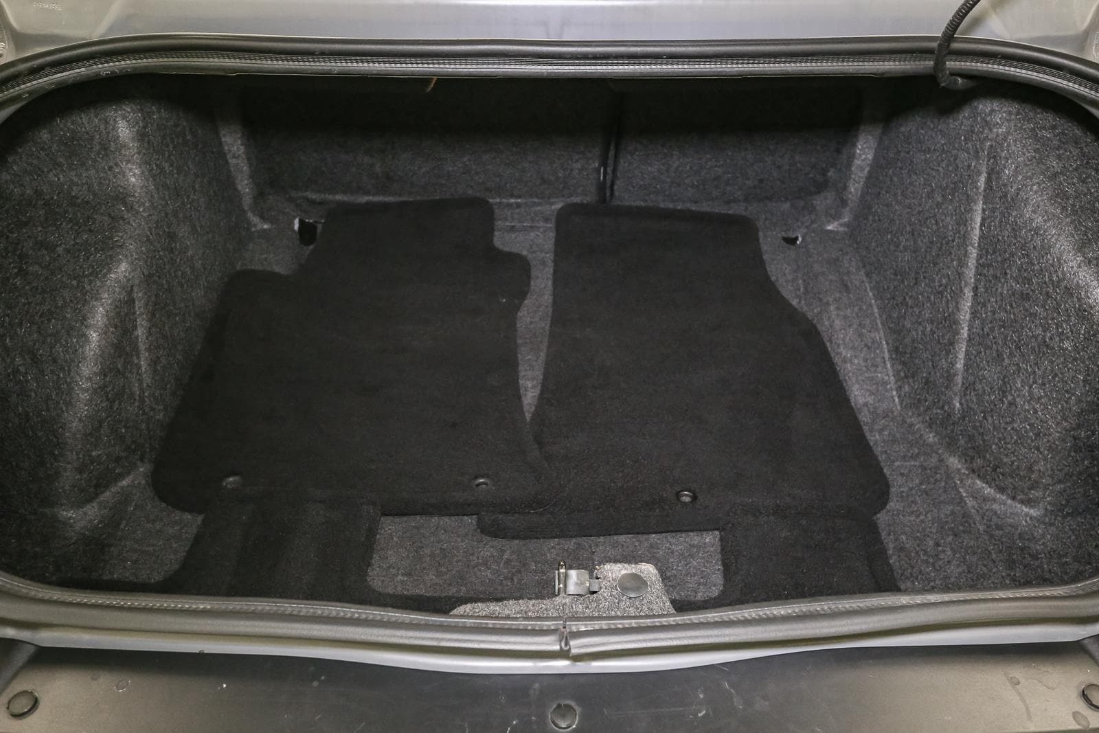 2023 Dodge Challenger R/T - Photo 13