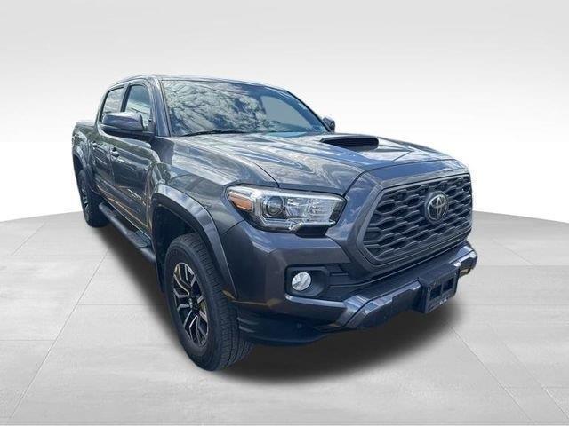 2020 Toyota Tacoma TRD Sport photo 2