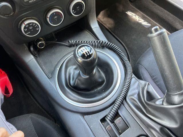 2009 Mazda MX-5 Miata Miata Touring photo 2