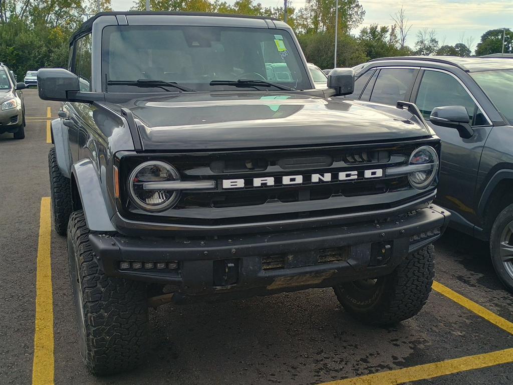 2022 Ford Bronco Outer Banks photo 2
