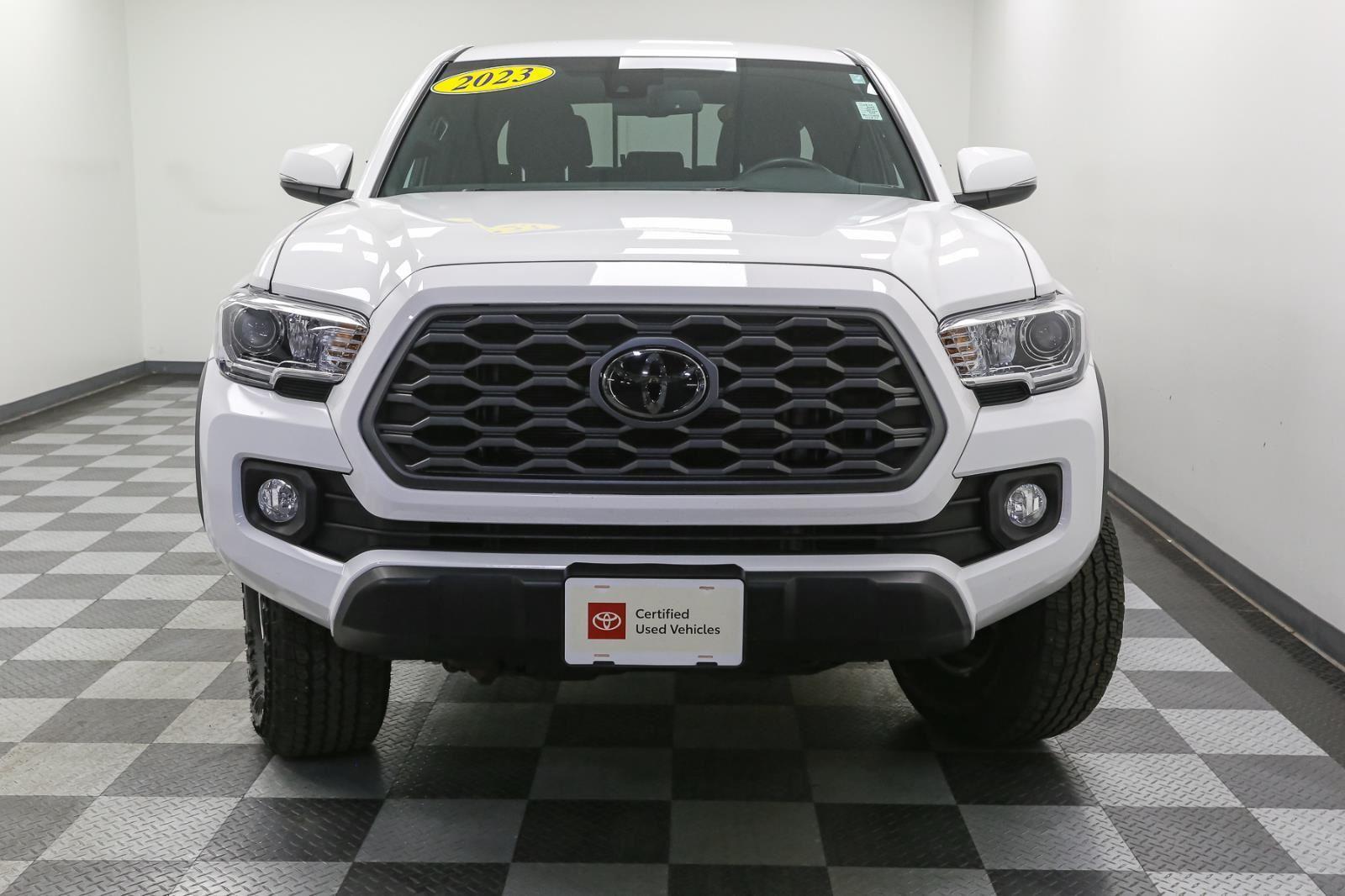 2023 Toyota Tacoma TRD photo 2