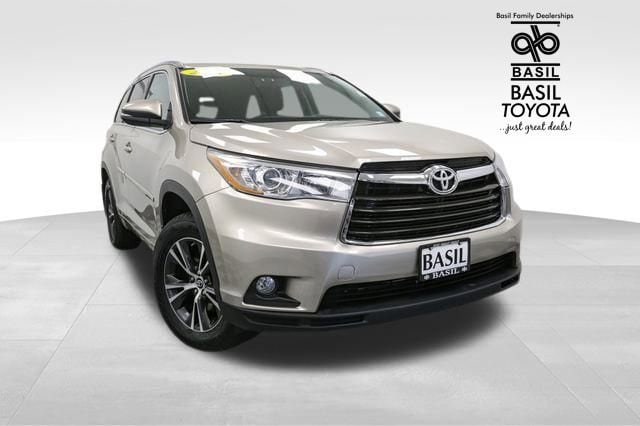 Used 2016 Toyota Highlander XLE with VIN 5TDJKRFH9GS502142 for sale in Lockport, NY