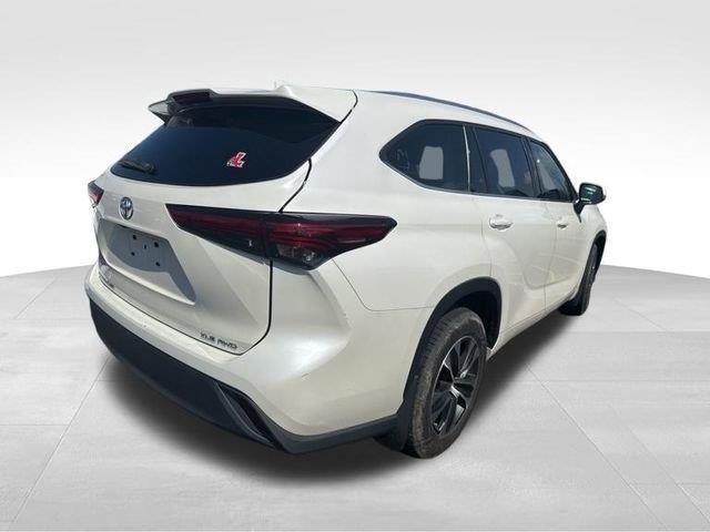2021 Toyota Highlander XLE photo 4