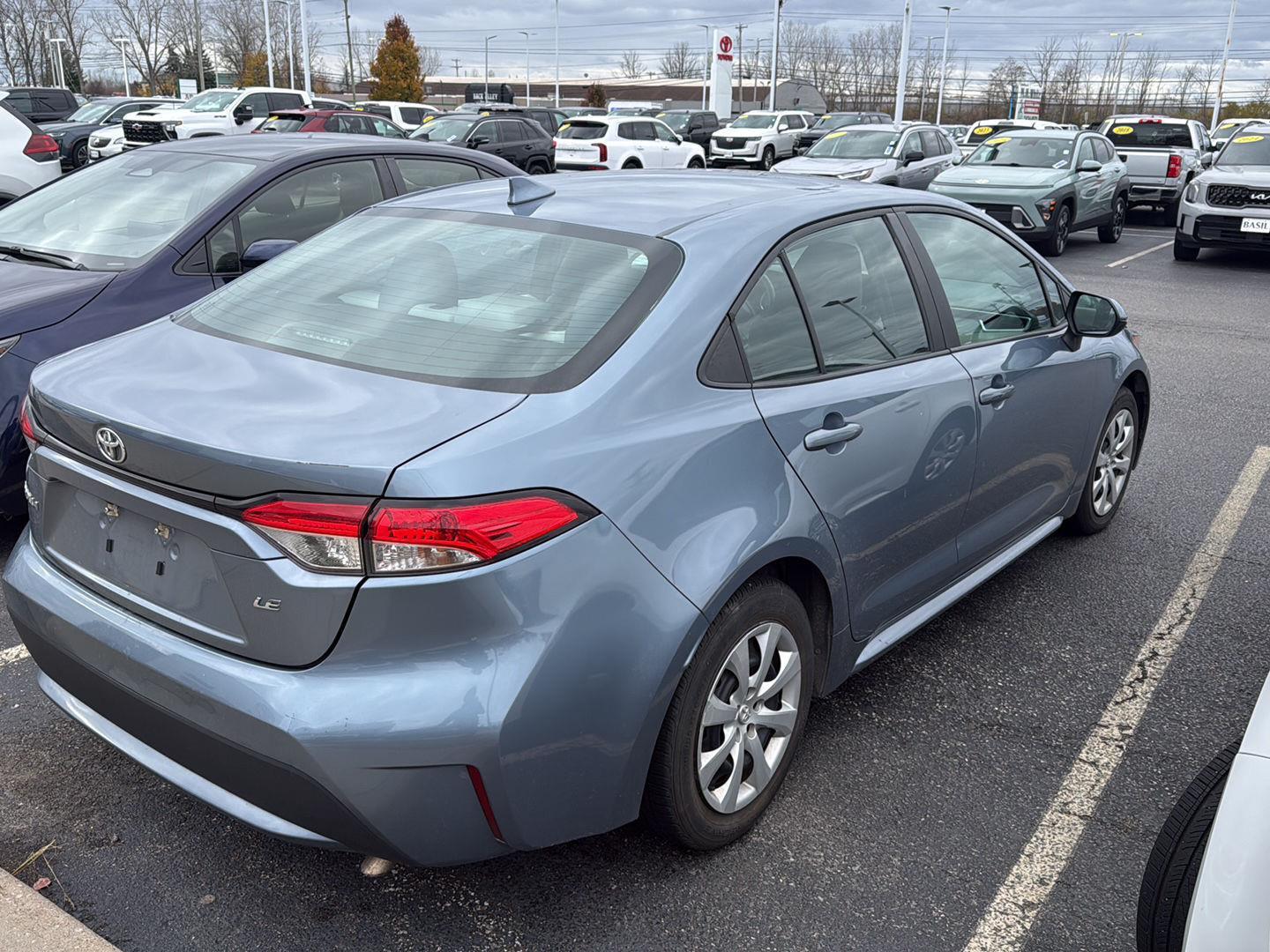 2022 Toyota Corolla LE photo 4