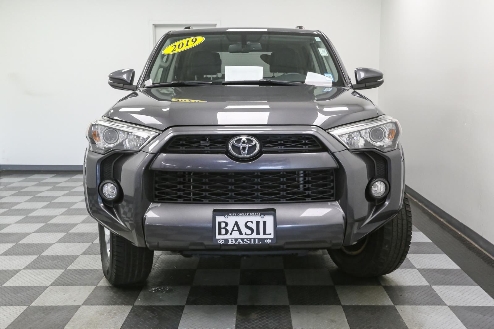 2019 Toyota 4Runner SR5 Premium photo 3