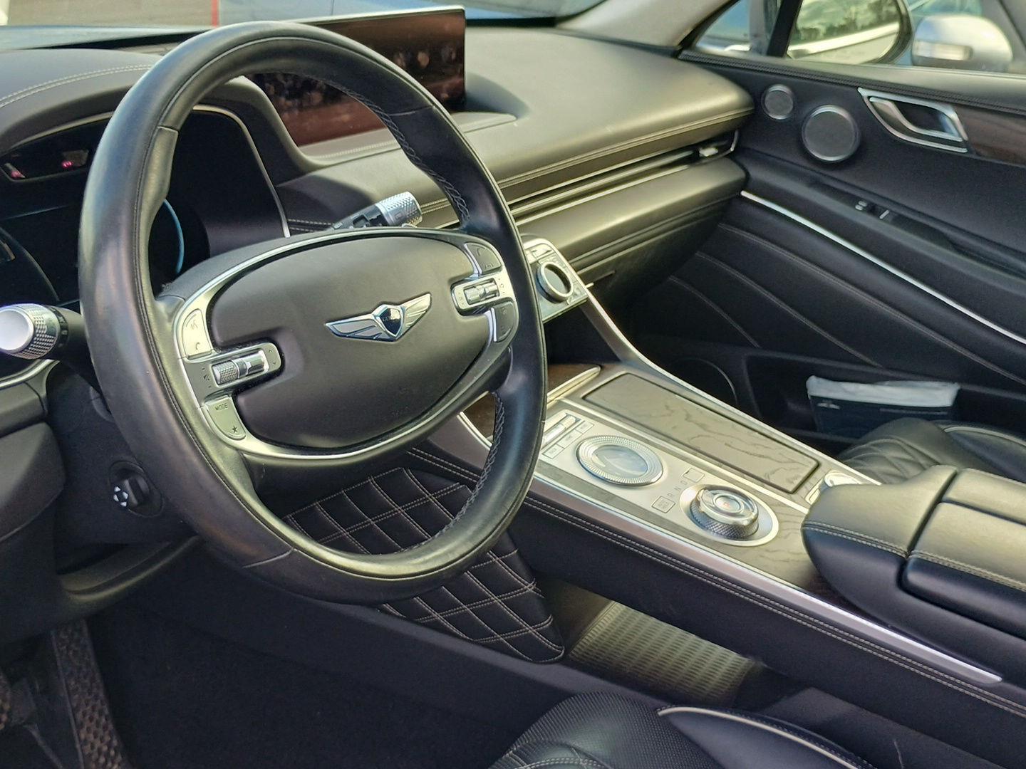 2022 Genesis GV80 Prestige Signature photo 3