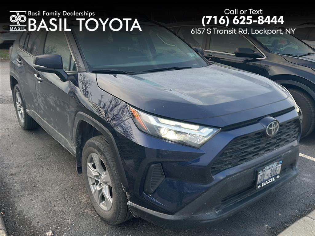 2023 Toyota RAV4 XLE's photo