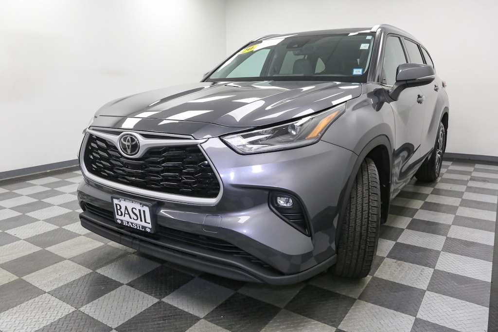 Used 2021 Toyota Highlander XLE SUV