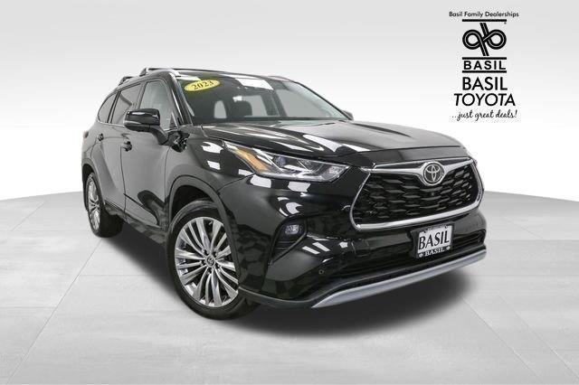2023 Toyota Highlander Platinum photo 2