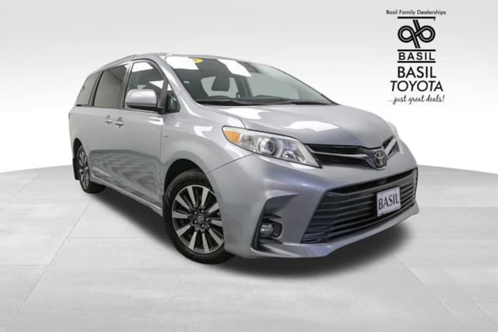 Used 2019 Toyota Sienna XLE Premium 7 Passenger Van