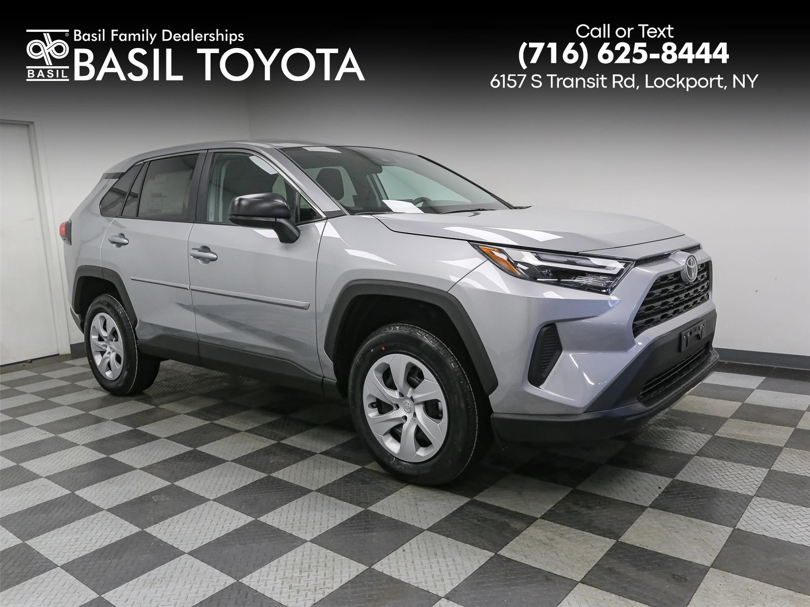 2025 Toyota RAV4 LE's photo