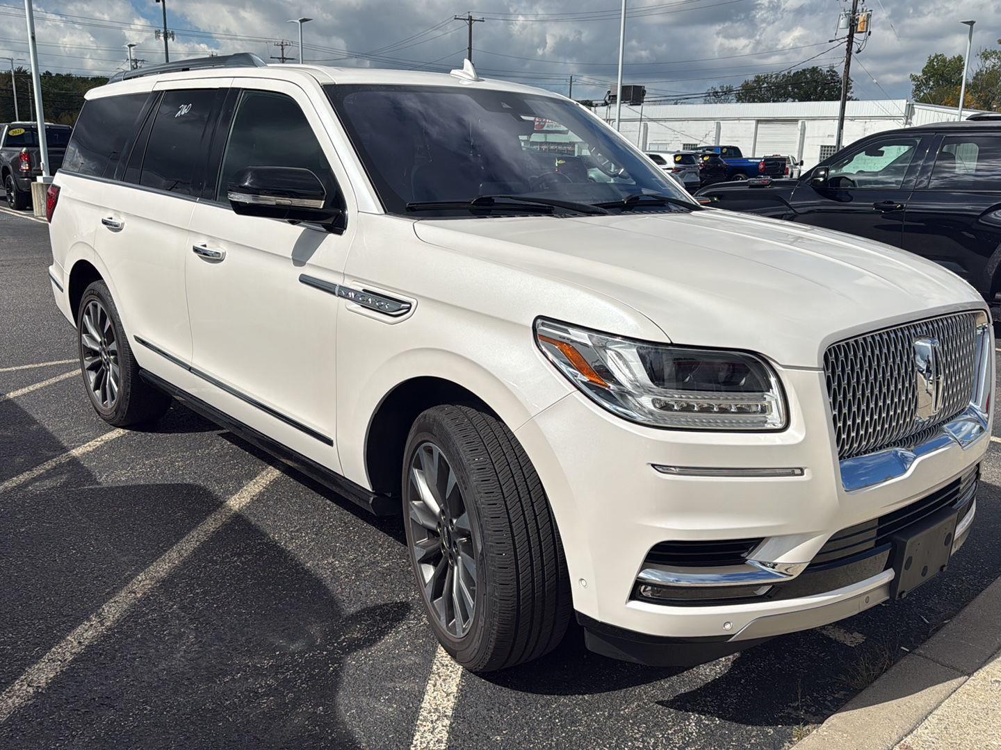 2018 Lincoln Navigator Select photo 3