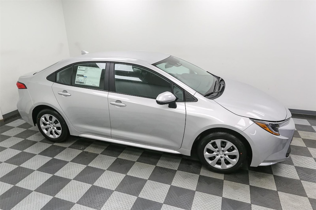 2026 Toyota Corolla LE photo 4