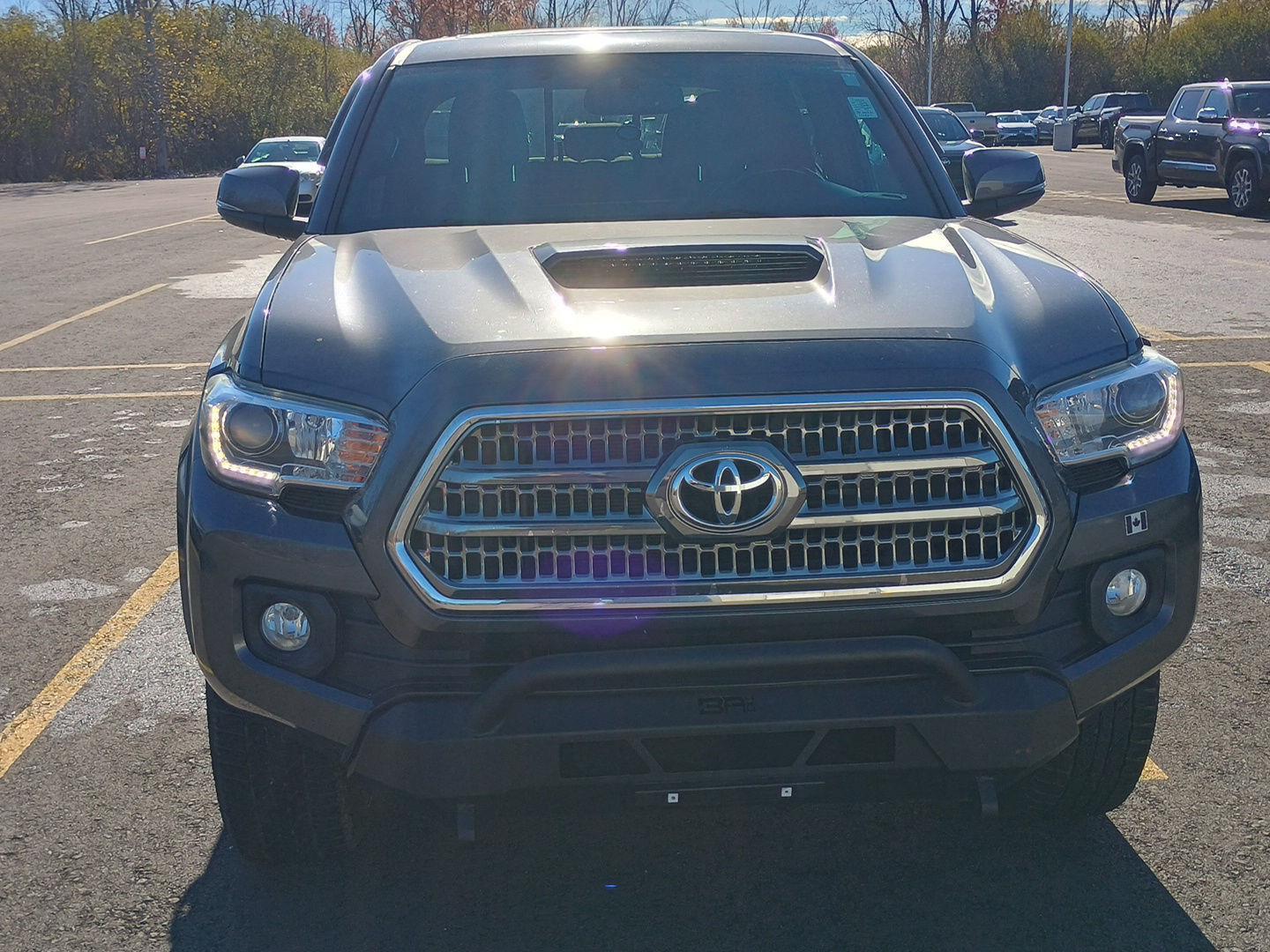 2016 Toyota Tacoma SR5 TRD Sport photo 2