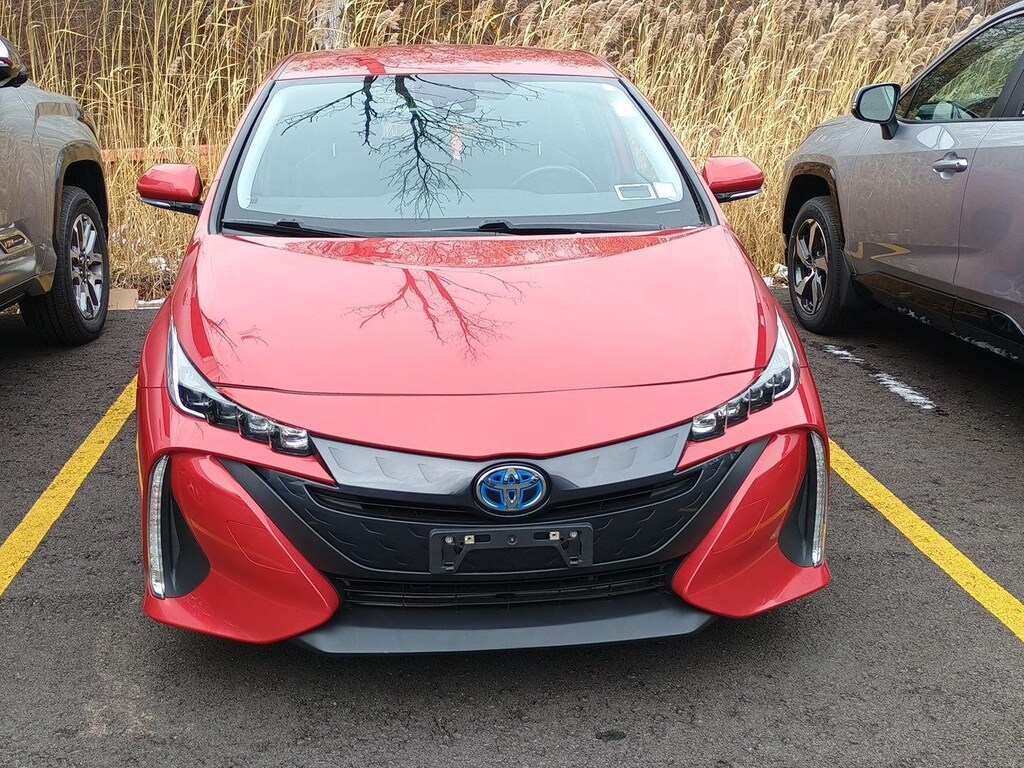 2020 Toyota Prius Prime XLE photo 2