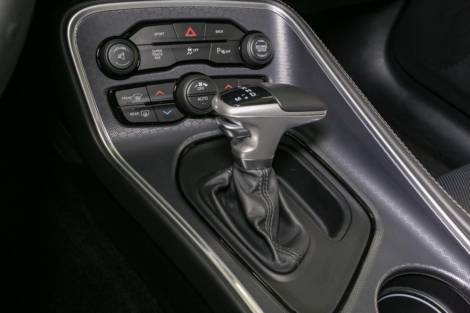 2015 Dodge Challenger R/T - Photo 32