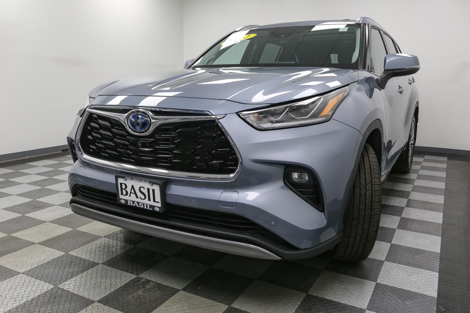 2022 Toyota Highlander Platinum photo 4
