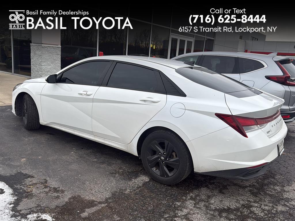 2021 Hyundai Elantra SEL's photo