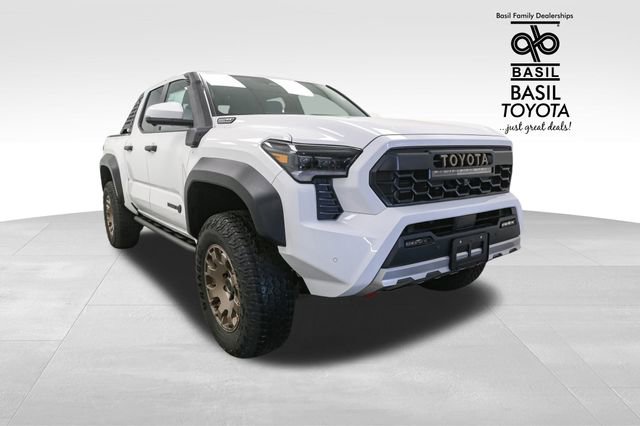 2025 Toyota Tacoma Trailhunter 4x4 Double Cab photo 2