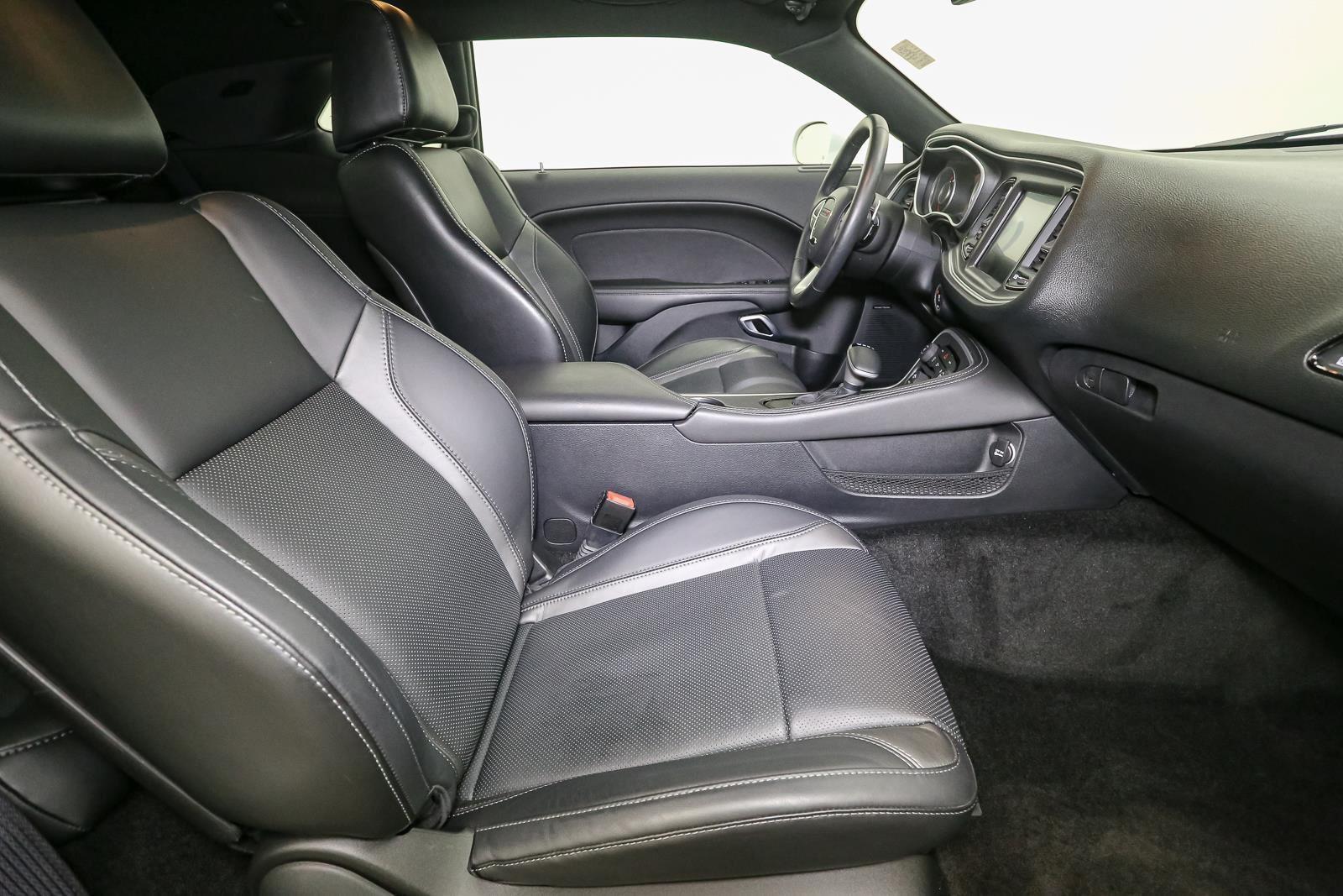 2015 Dodge Challenger R/T - Photo 19