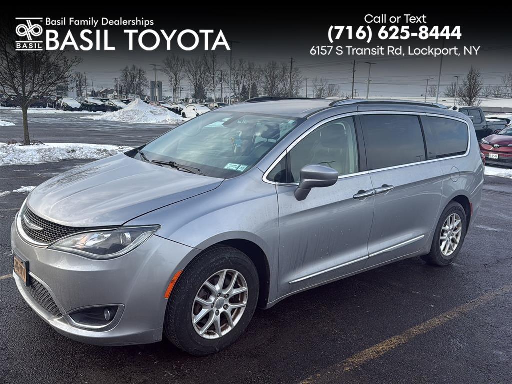 2020 Chrysler Pacifica Touring L's photo