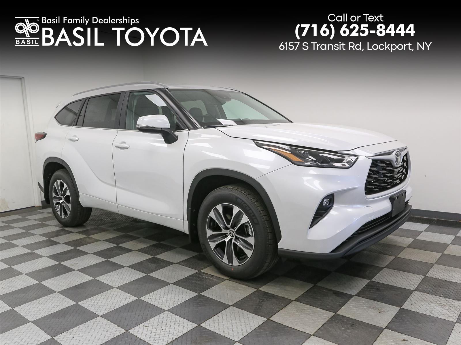 2025 Toyota Highlander XLE's photo