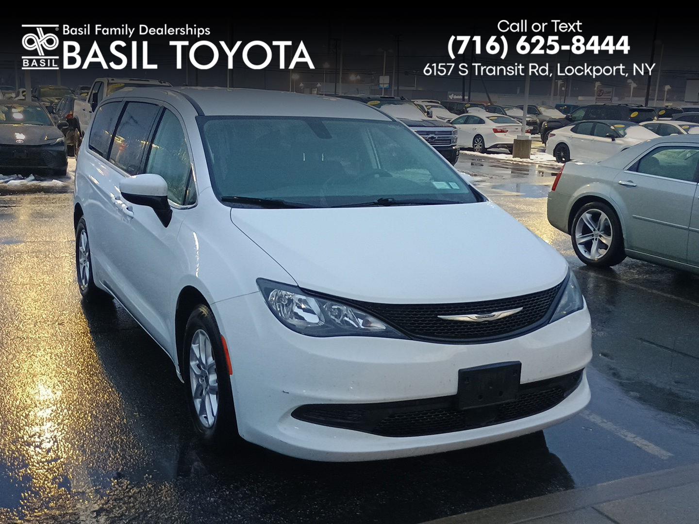 2022 Chrysler Voyager LX Van's photo