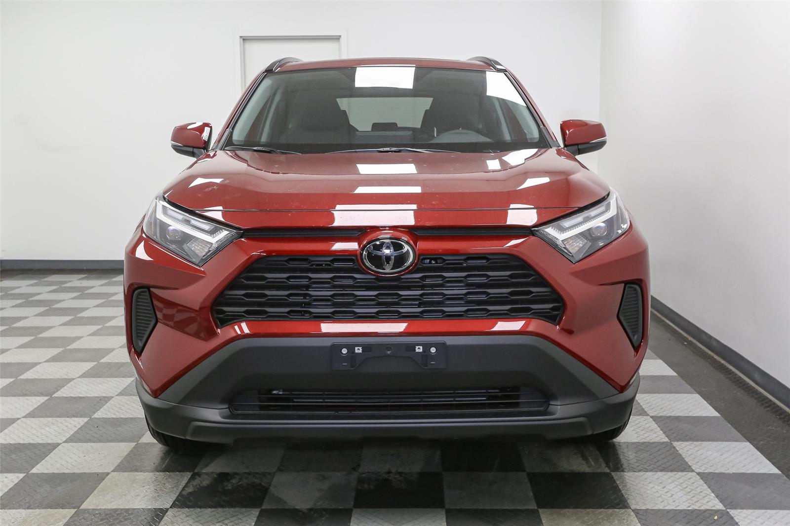 2025 Toyota RAV4 XLE photo 3