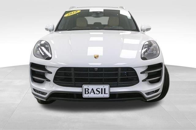 2018 Porsche Macan Turbo photo 3