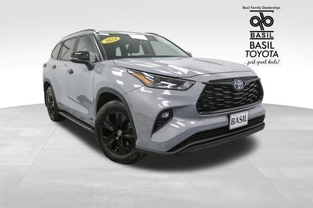 2024 Toyota Highlander Hybrid XLE photo 2