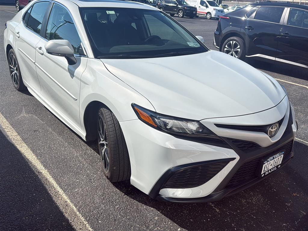2023 Toyota Camry SE photo 2