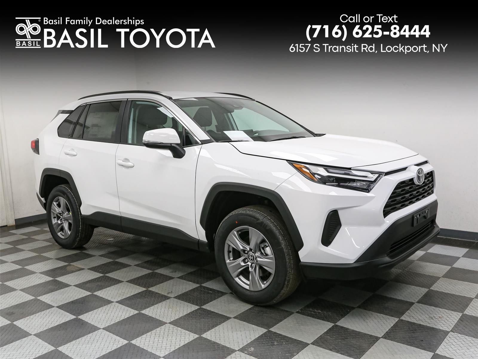 2025 Toyota RAV4 XLE's photo