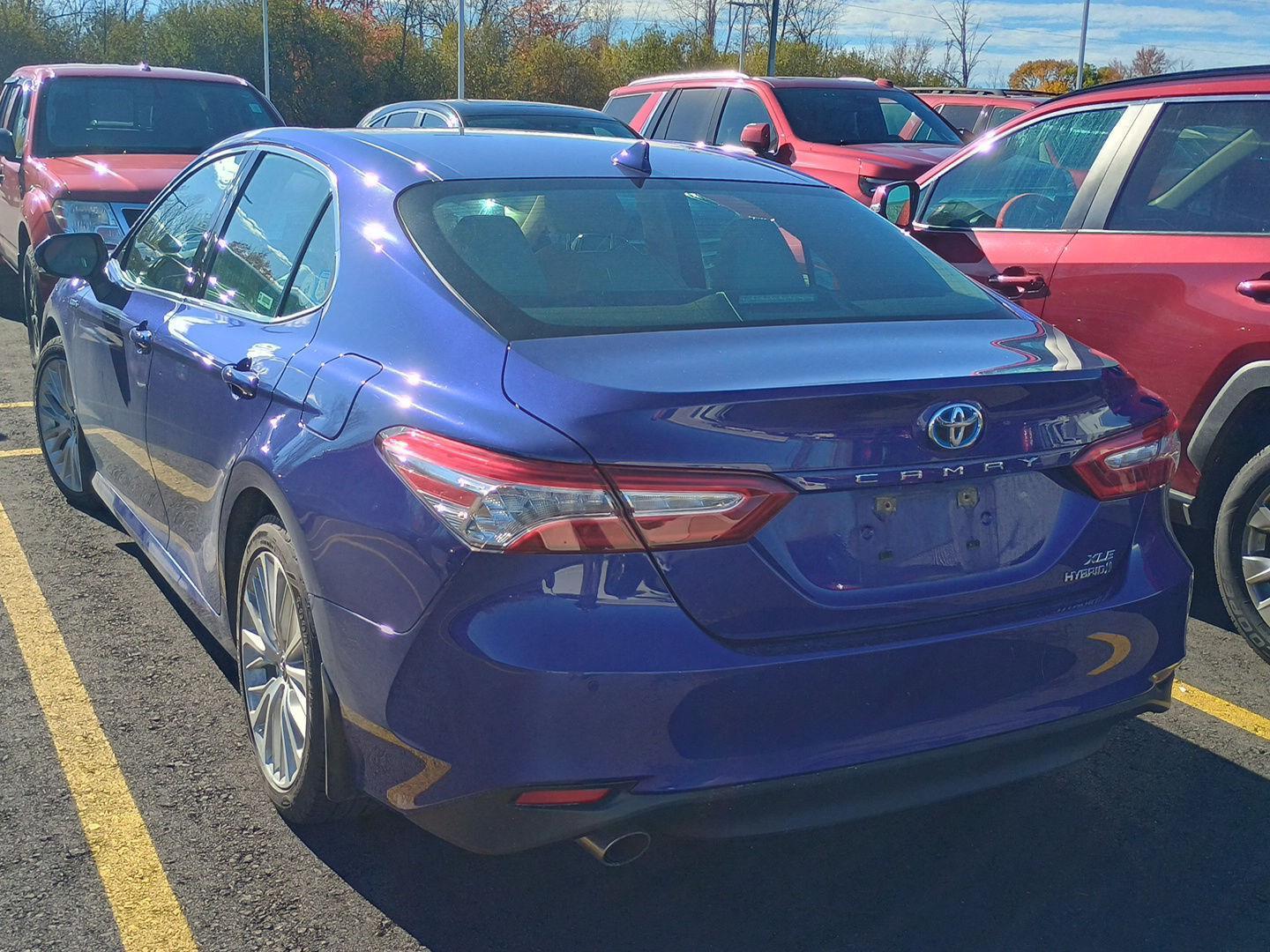 2018 Toyota Camry Hybrid XLE photo 2