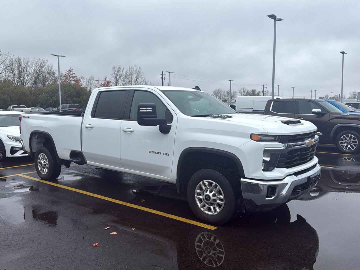 2024 Chevrolet Silverado 2500HD LT photo 3