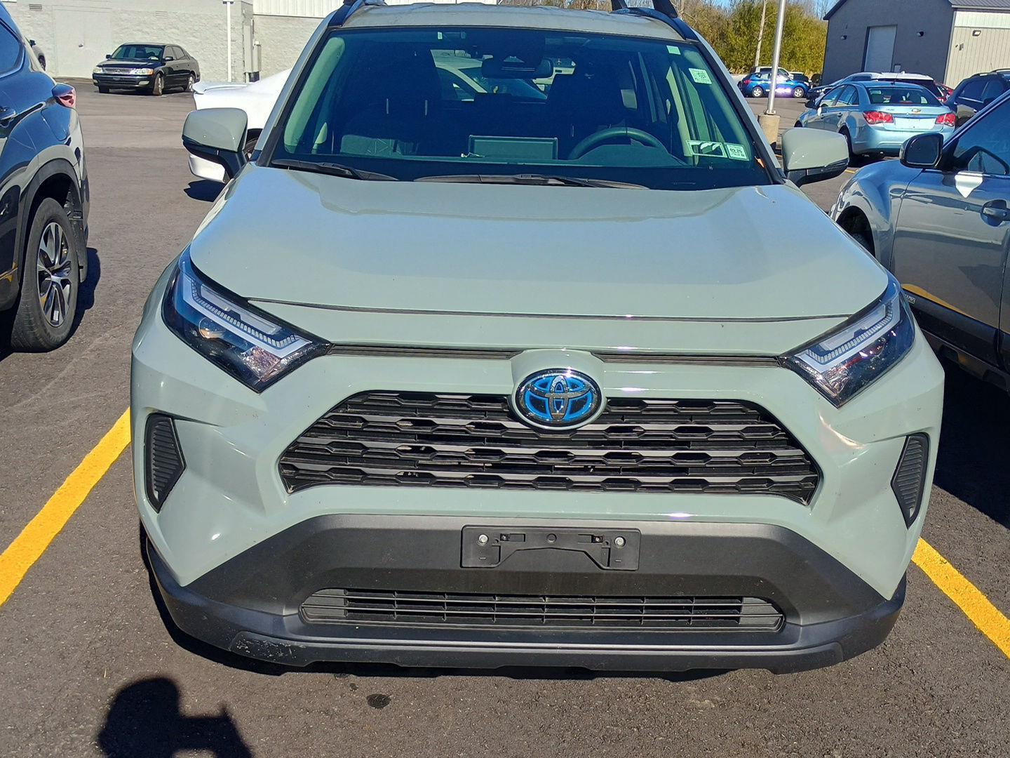 2023 Toyota RAV4 Hybrid XLE photo 2