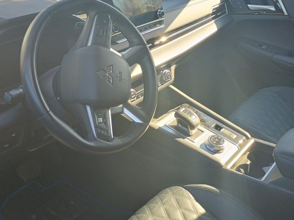 Used 2024 Mitsubishi Outlander Plug-In Hybrid SEL AWC