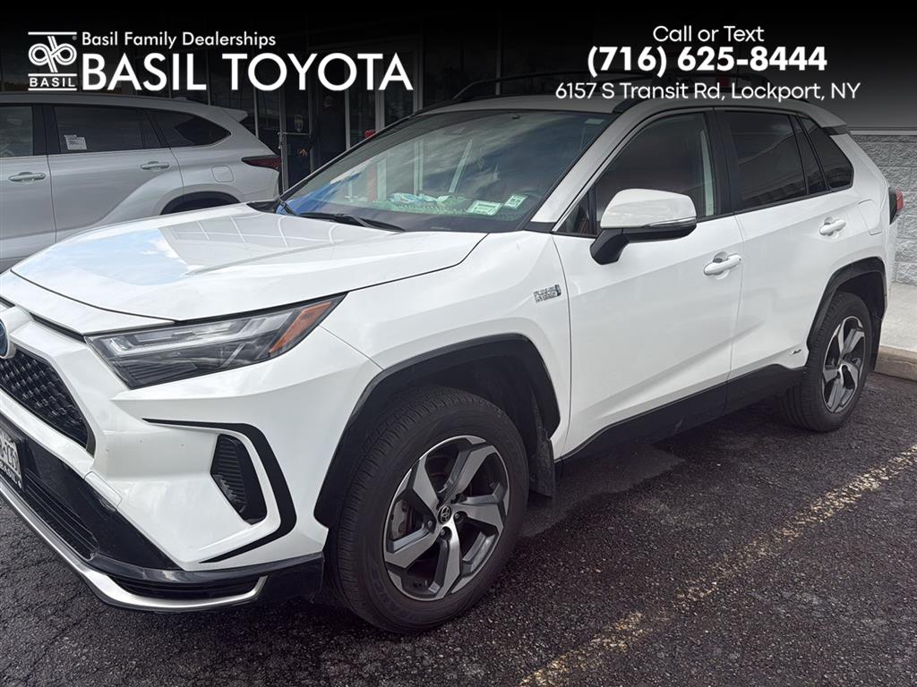 2023 Toyota RAV4 SE's photo