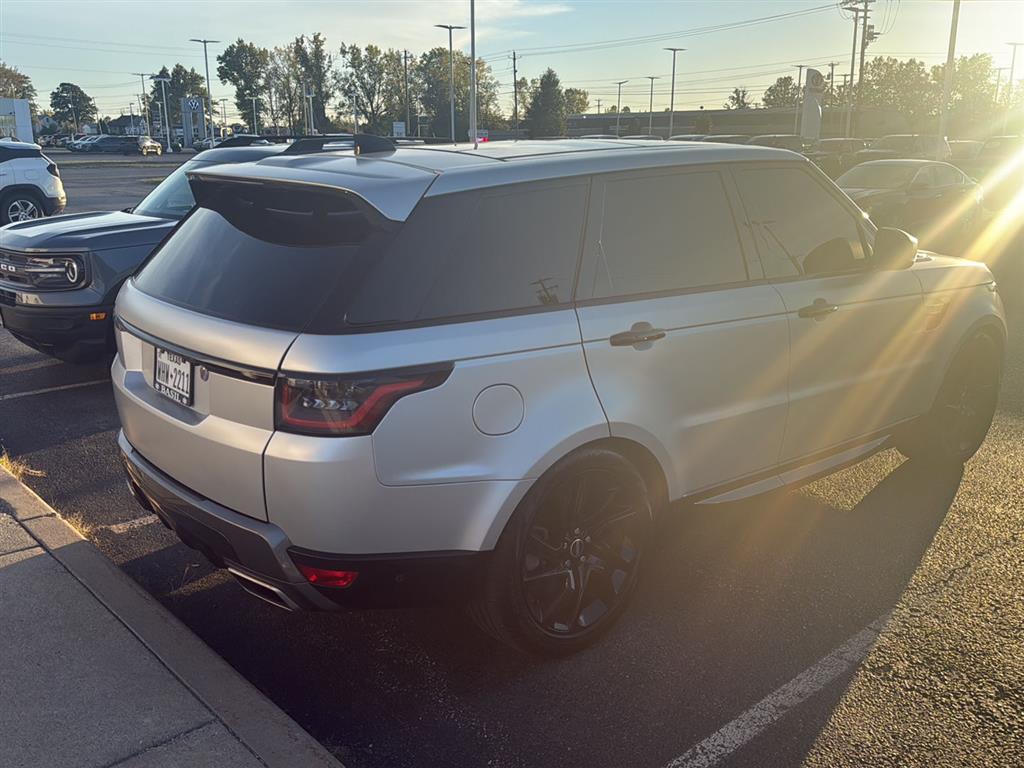 2019 Land Rover Range Rover Sport HSE photo 2